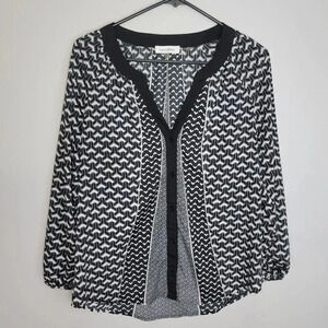 Calvin Klein Black & White Geometric V-neck Button Front‎
